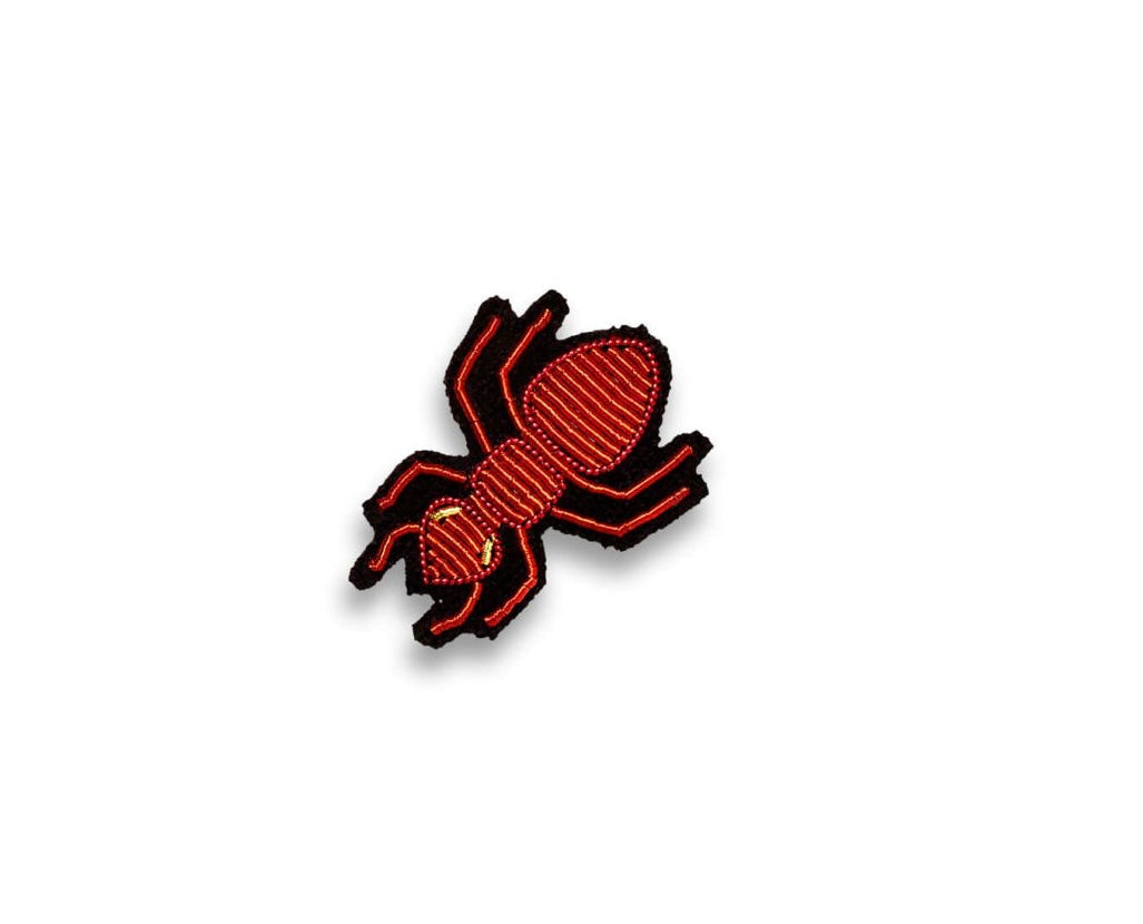 Broche brodée main - Fourmi Rouge