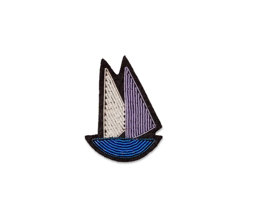 Broche brodée main - Régate