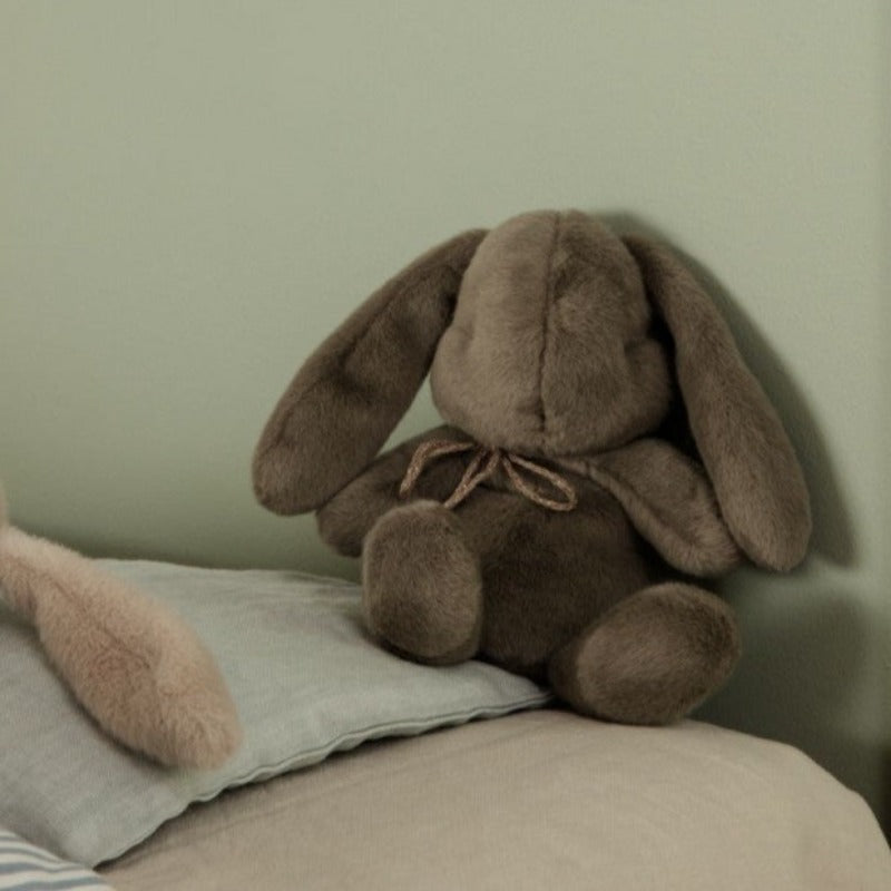 Doudou lapin tout doux. Bunny fluffy Maileg small couleur Nougat