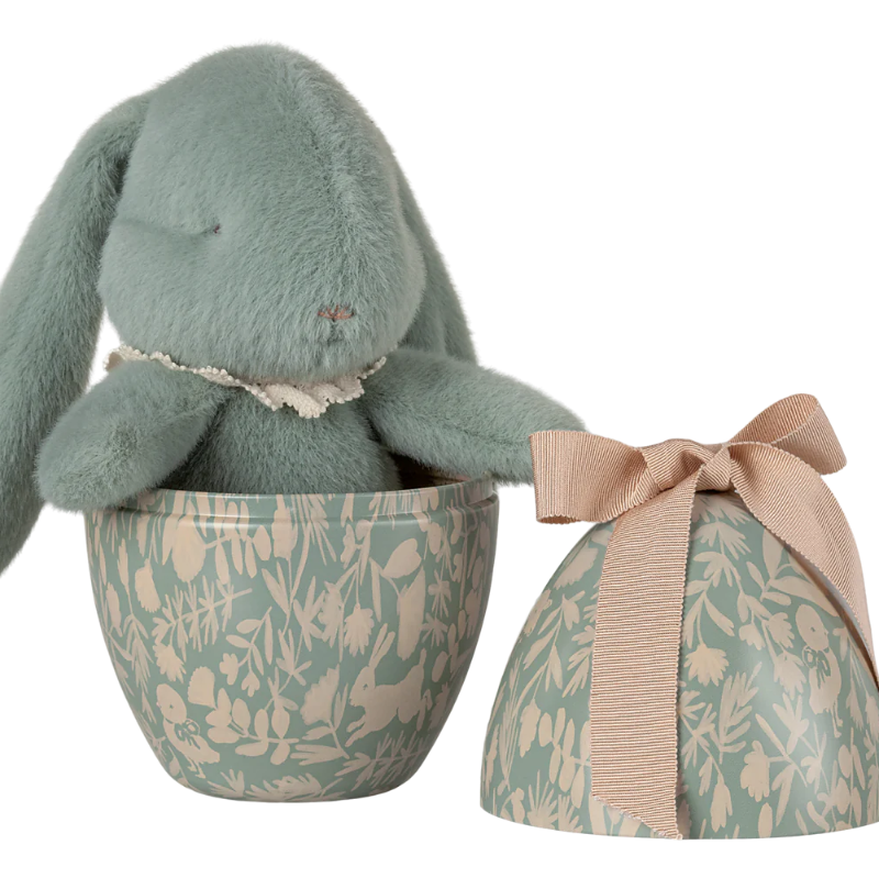 Œuf de Pâques avec lapin Bunny