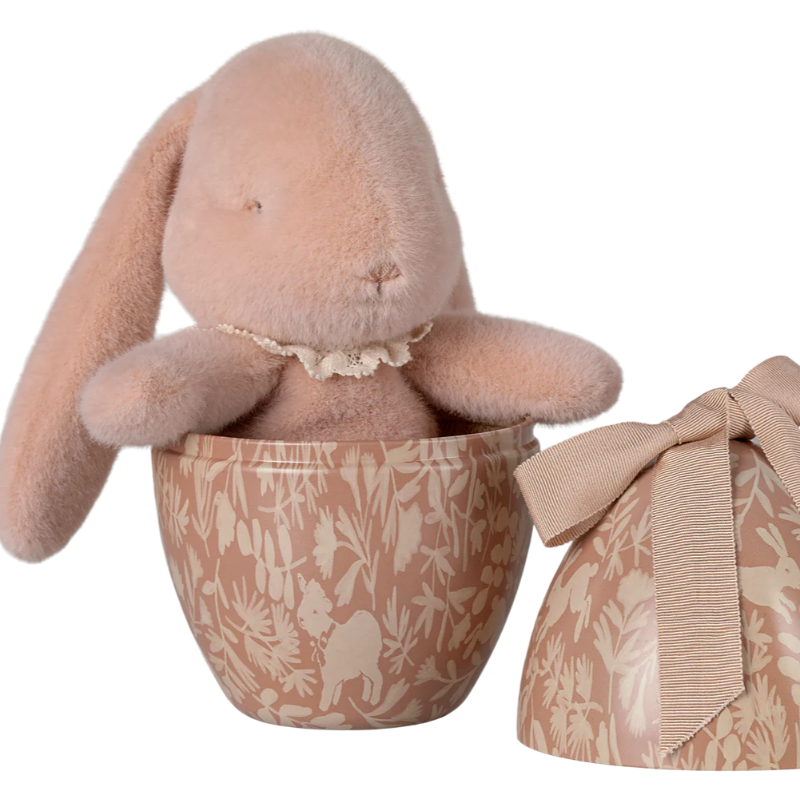 Œuf de Pâques avec lapin Bunny