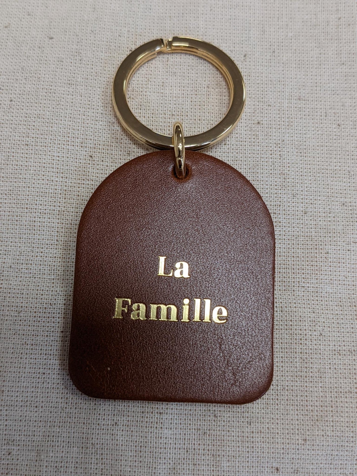 Porte-Clés Arche en cuir Camel - La Famille