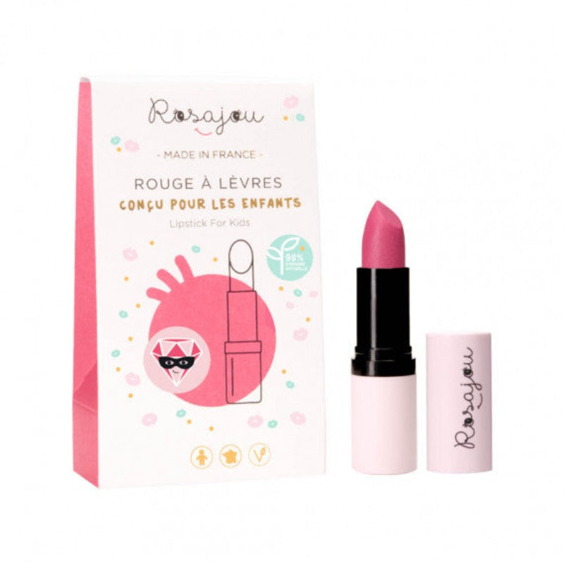 Un rouge à lèvres nourrissant avec sa formule baume. Sa teinte rose rehaussée par des nacres argentées colore les lèvres des petites coquettes avec subtilité et les parfument délicatement. Un incontournable dans sa catégorie ! Utilisation : Faire un aller-retour sur chaque lèvre (sèche et saine), pincer la bouche puis admirer le résultat !