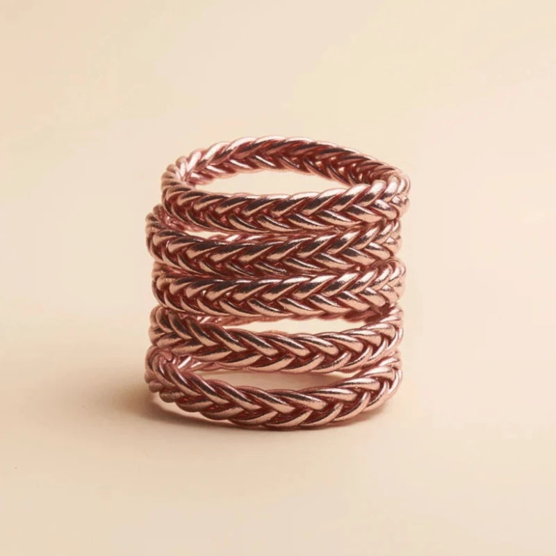 Bracelet Kumali tressé rose de Shan Shan Paris. Modèle : tressé Coloris : or, argent, champagne, rose Diamètre intérieur taille S : 5,5 cm - tour de poignet : 14 cm Diamètre intérieur taille M : 6,5 cm - tour de poignet : 16 cm Diamètre intérieur taille L : 7,5 cm - tour de poignet : 18 cm L'épaisseur du bracelet est de 1,2 cm