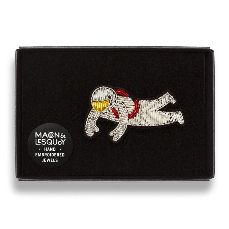 Broche brodée main - Cosmonaute