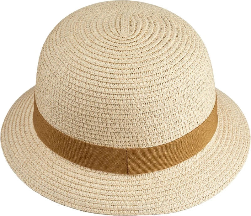 Le chapeau Balder Bucket de Liewood est un chapeau de soleil pratique et mignon pour les grands enfants avec une inspiration rétro. Papier fabriqué à partir de pulpe de bois, filé en pailles de papier. Caractéristiques : Matériel : 80% papier naturel et 20% nylon Taille : 50 pour les 1 - 2 ans / 52 pour les 3 - 5 ans Coloris : Nature / Golden Caramel Visière large Détail de ruban autour de la couronne Échancré et pincé à l'avant et sur les côtés Léger Respirant