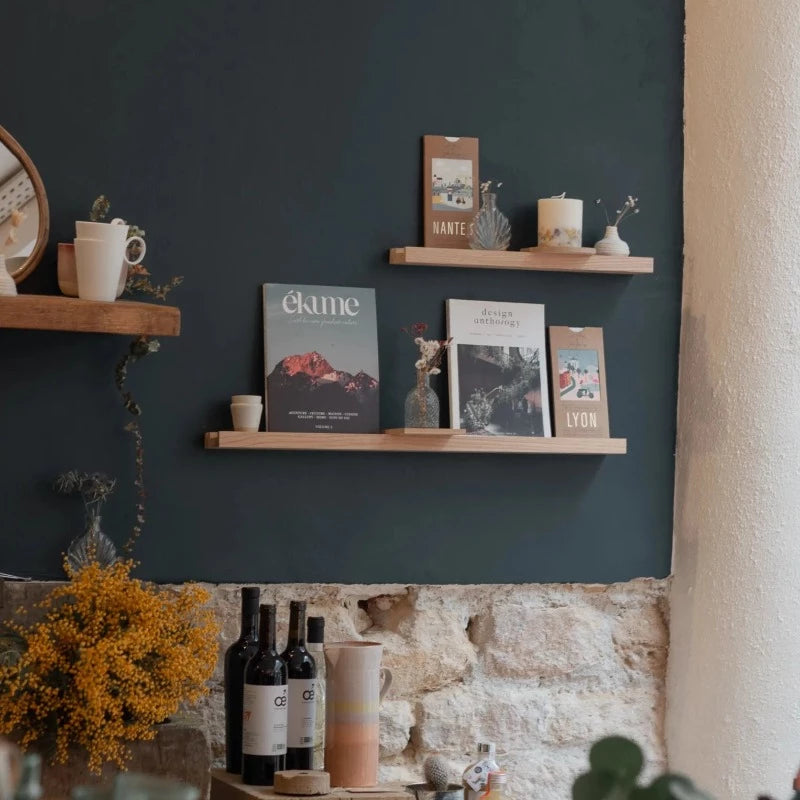 étagère à rainure pour y disposer cadres, photos, bibelots, déco. fabriqué en Normandie artisanalement en chataignier