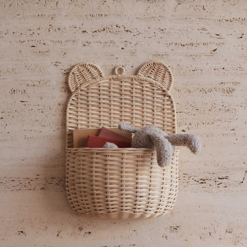 Panier mural Iben en rotin de Liewood. Panier de rangement et d'organisation pour la chambre des enfants.