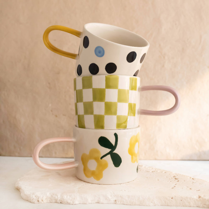 Mug en céramique à motif de fleurs jaunes