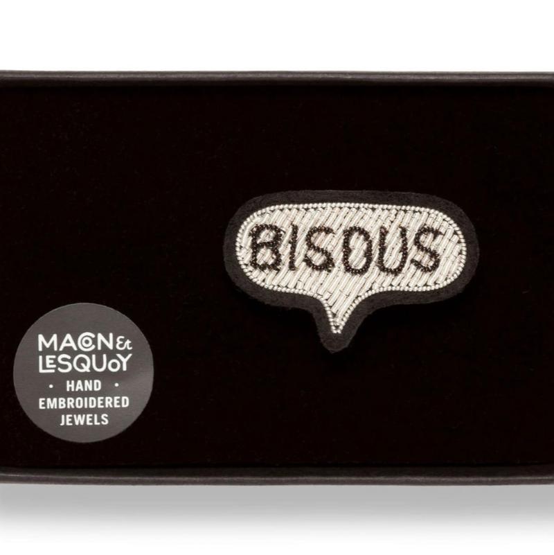 Broche brodée main - Bisous Argent