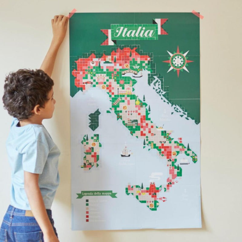 Poster de l'Italie, complété avec des stickers de couleur. Dès 8 ans. Création Poppik