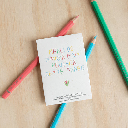 Notre sachet de graines à semer fait office d’une superbe idée cadeau pour exprimer sa gratitude. Original, peu commun, offrez ce sachet de graines de coquelicots. Une fleur délicate d’une couleur rouge vive si bien connue. Cette variété vivace aime être semée à la surface de la terre. Contient env. 400 graines | Surface de 3 m2 ou 8 potsSachet de 70 x 100 mm en papier blanc moucheté, FSC, recyclé et recyclable.  Des graines de coquelicots françaises, bio, reproductibles et mellifères
