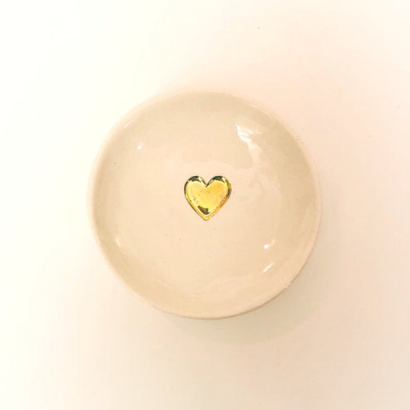 Petit coupelle small Heart de Porcelaine moderne. Façonnée à la main et dorée à l'or. 