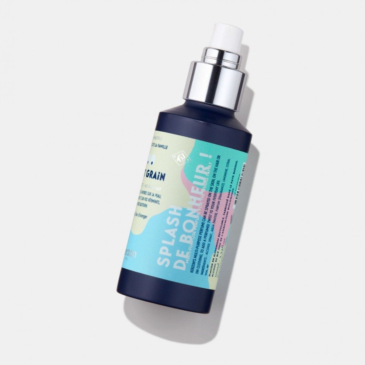 Vue de profil de la senteur Petit eau multiple de Kerzon. Conetance 120ml.