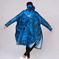 Ce poncho de pluie imperméable unisexe RAINKISS est la pièce automnale a avoir dans son dressing