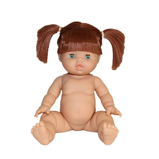 poupée paola reina distribuée par Minikane. Poupée avec cheveux de type européen aux yeux clairs verts et aux cheveux roux